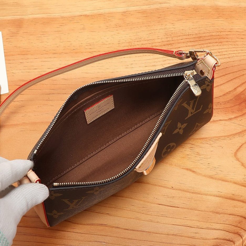 LV Pochette Tirette